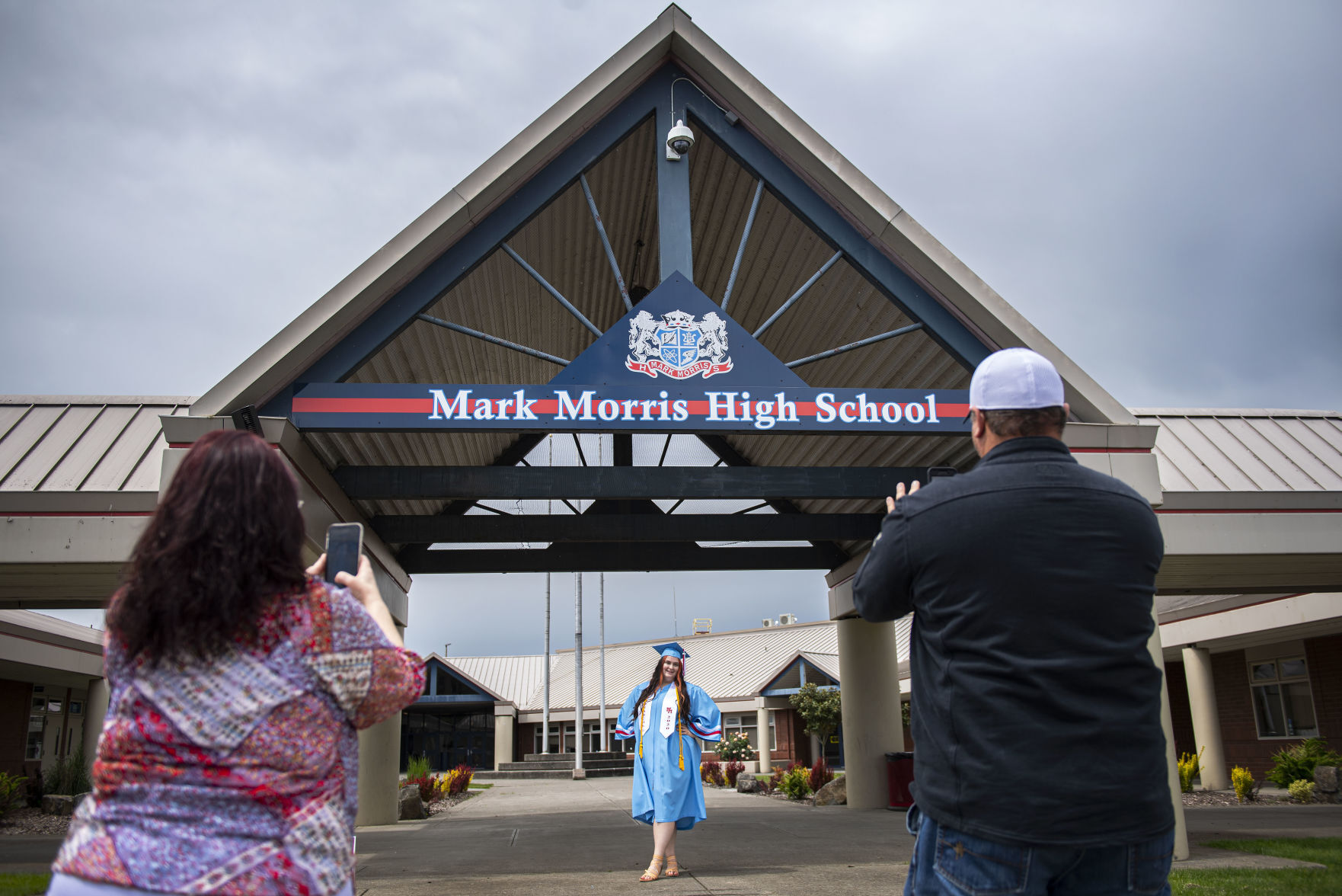 Mark Morris seniors pick up cap and gowns for virtual graduation